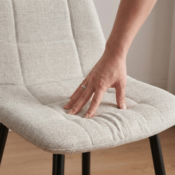 Masimo stol, beige tyg, svarta ben