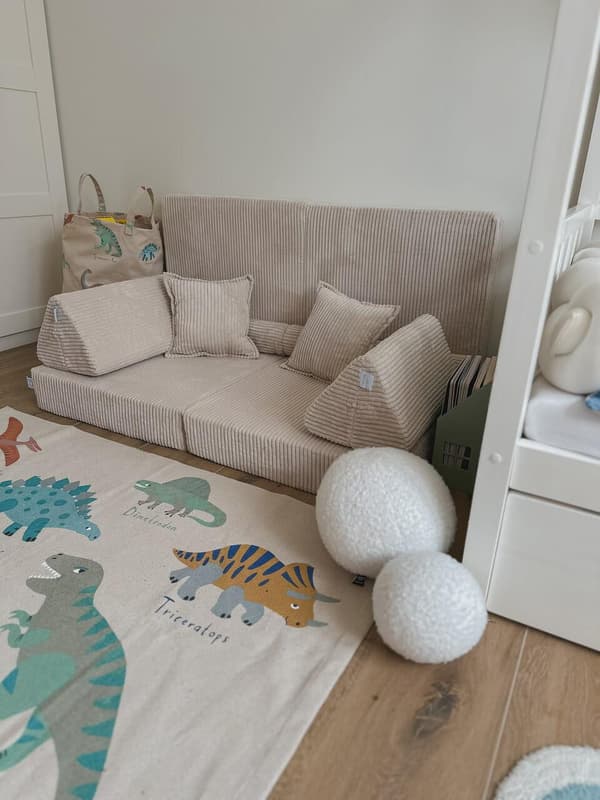 Lille trekant til Corduroy Graphite Sofa