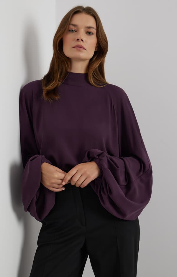 Bluse med dekorativt bindebånd S/M