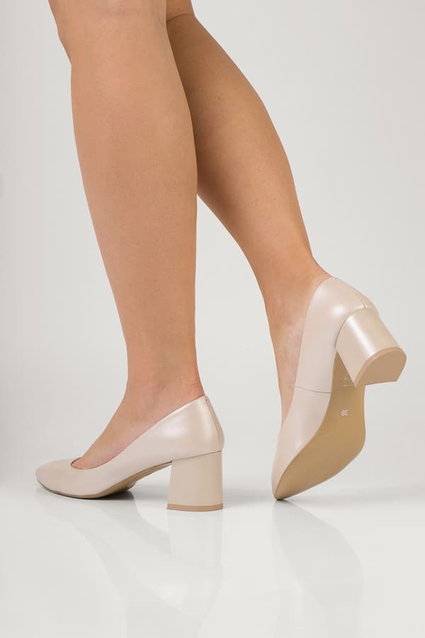 Lave beige pumps med blokhæl Julia 36