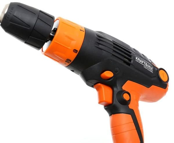 Langallinen ruuvimeisseli 880W KD1673