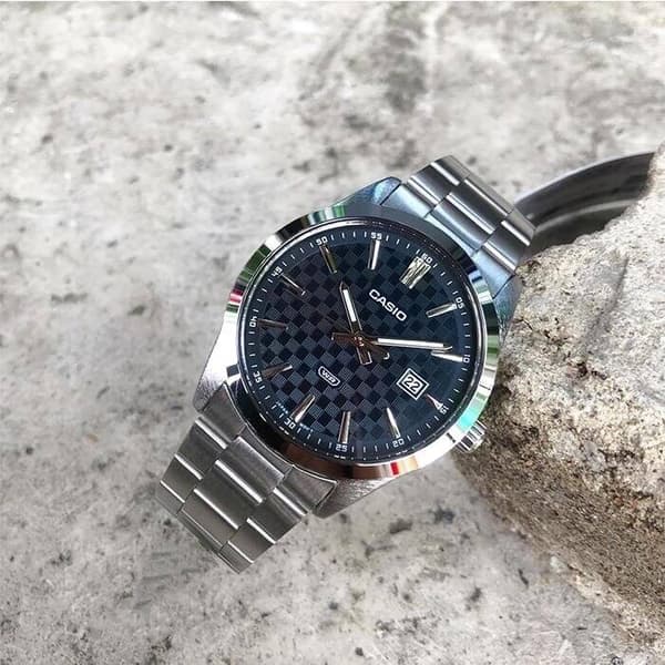 Mieskello CASIO MTP-VD03D-2A + laatikko