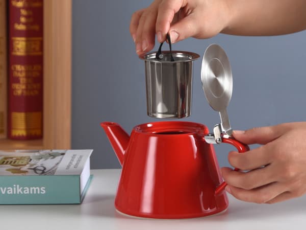 Keramisk elkedel med infuser