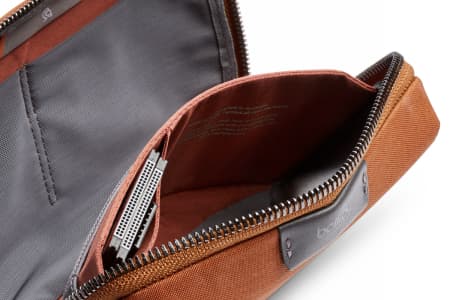 Bellroy Tech Kit Compact - mobiltilbehørsorganisator (bronze)