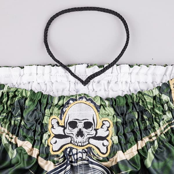 8 Weapons Muay Thai -shortsit, Bone Island, M