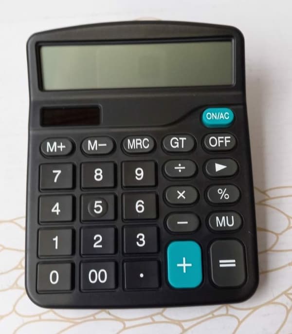 Helect skrivbordskalkylator med standardfunktion