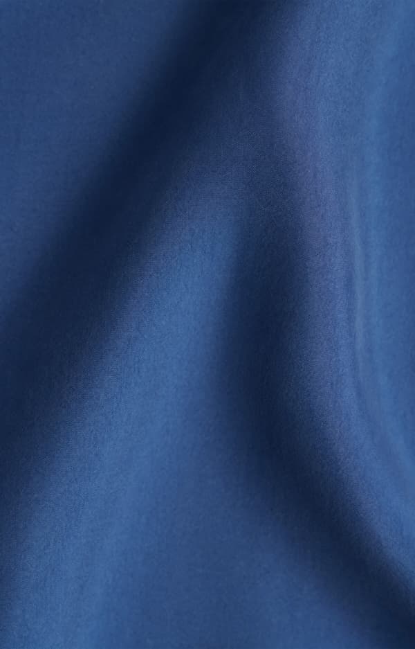 Ensfarvet bluse 36