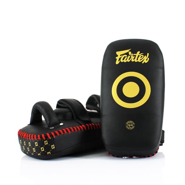 Fairtex Pao-skjolde KPLC5 sort og guldstandard