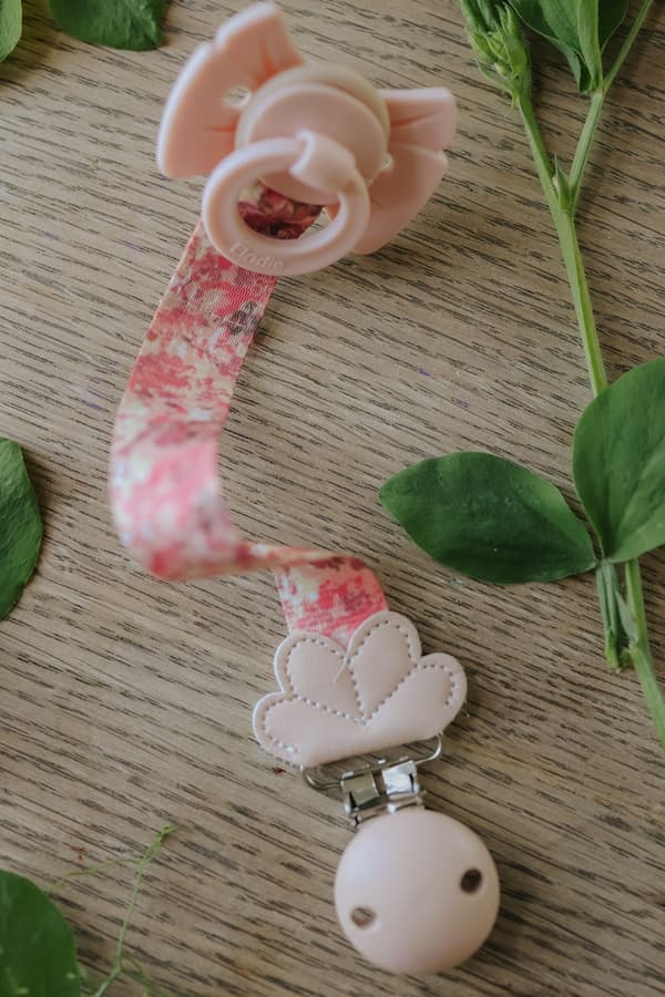 Elodie Details - Puinen tuttiteline, River Rose