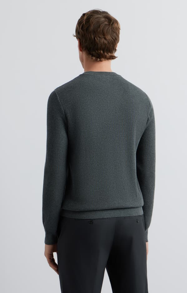 Mikromønstret sweater med v-hals M
