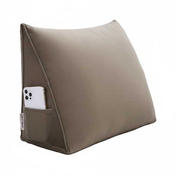 Mörkbeige triangulär läskudde Mörkbeige triangulär läskudde 60 cm