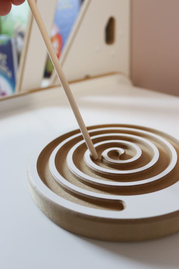 SNAIL Graphomotor Tablet