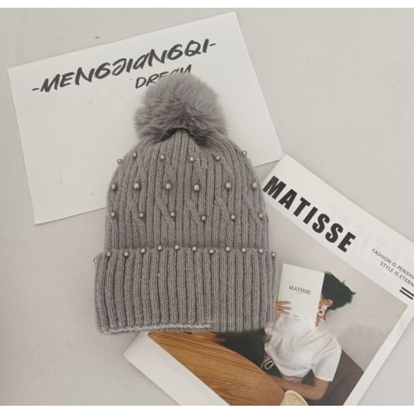 Stickad vintermössa med pompom och pärlor, grå CZ35WZ2