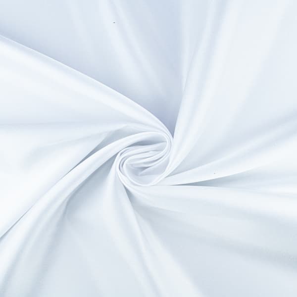 Hvidt satin crepe stof