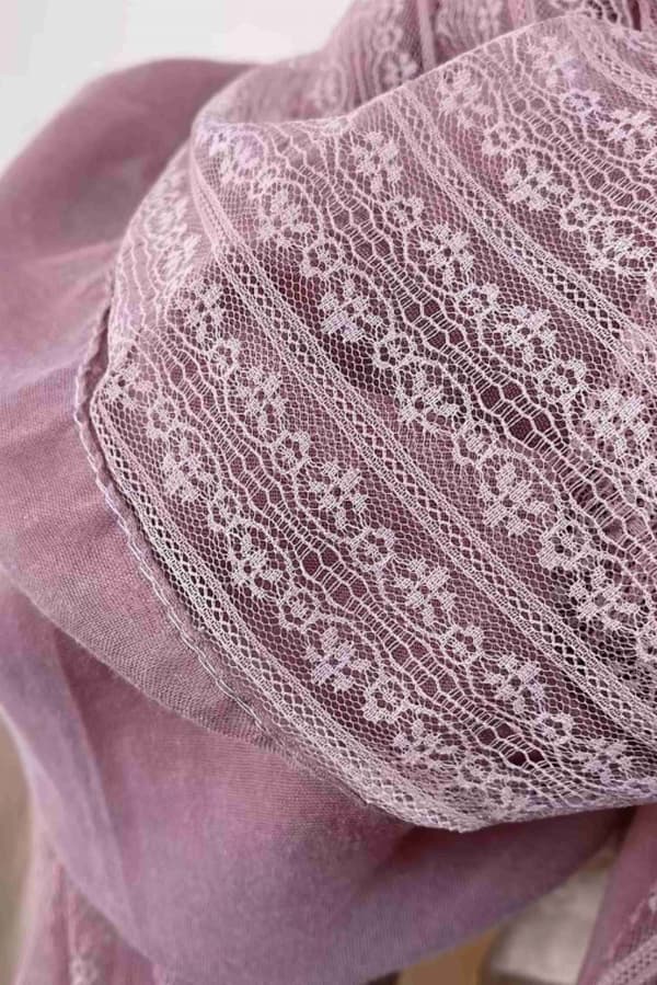 Rosa halsduk med spets 180x90 cm - bomull och polyester