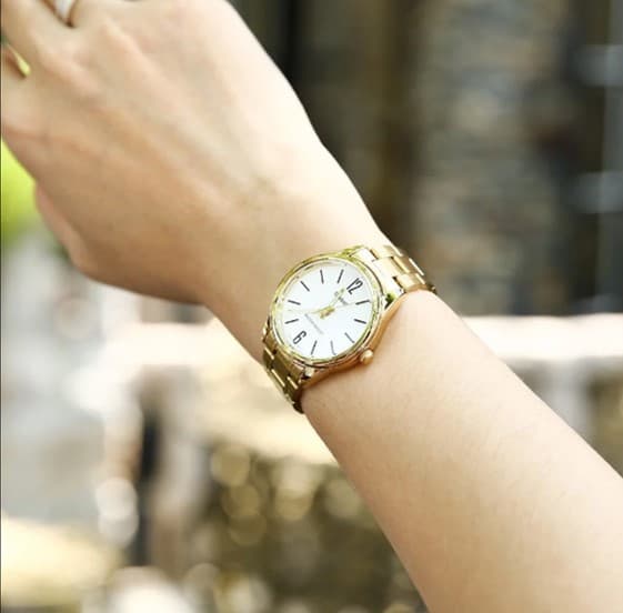 Casio Naisten Kello LTP-V005G-7B + Laatikko