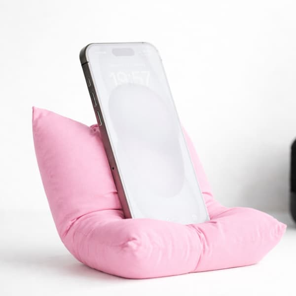 Lyserød pudeformet telefonholder