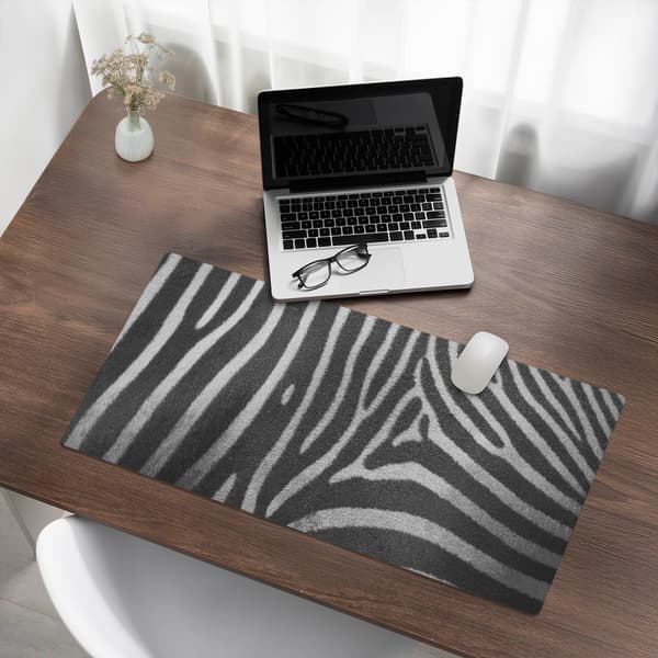 Modernt skrivebordunderlag med originaltryk af zebrastriber 90x45 cm