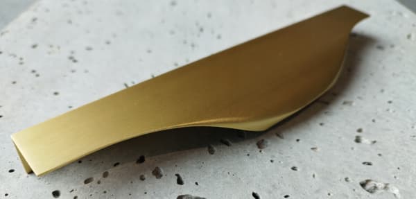 Møbelgreb med guldkant, 120 cm, let og holdbart UA04 til skabe