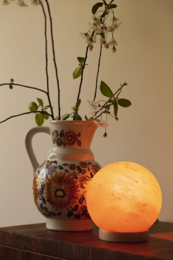 Saltlampa - boll med stativ