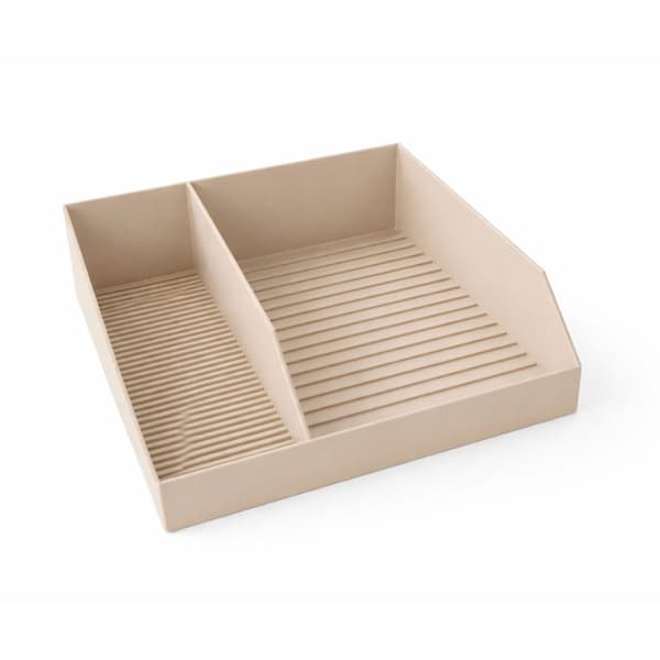 En praktisk kryddförvaring i beige.