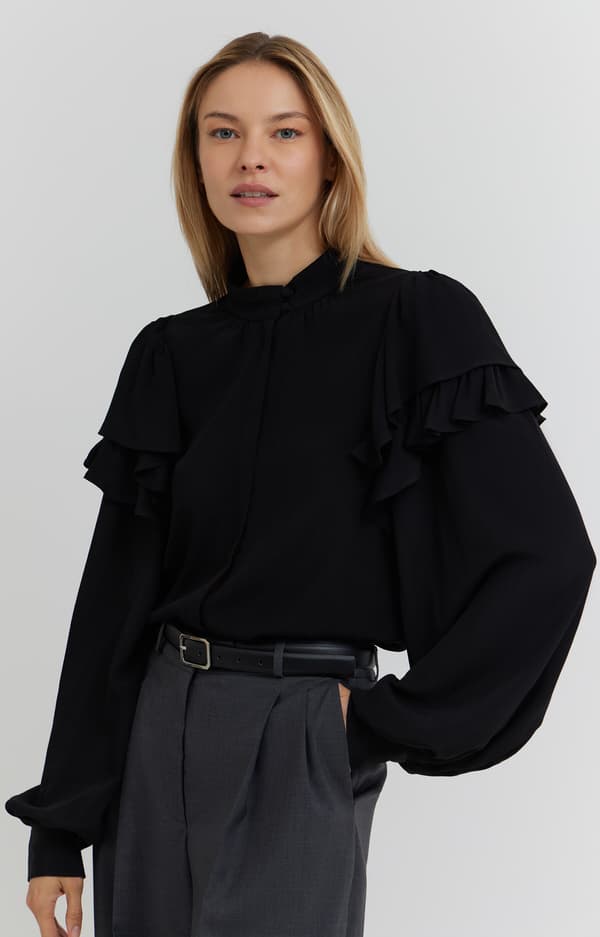 Viskoosipaita röyhelöillä 42