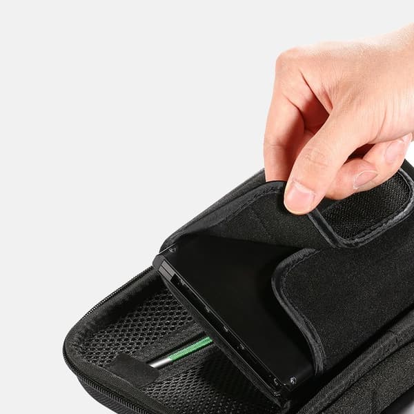 Nintendo Switchin ja lisävarusteiden S kotelo, musta