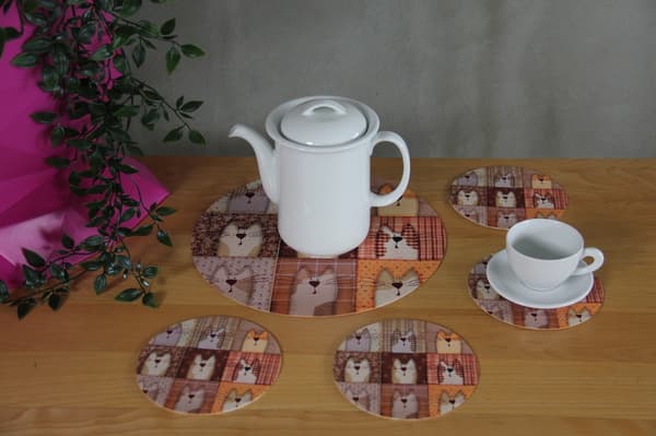 Sæt med runde bordskånere 1+4 - PEXESO BEIGE