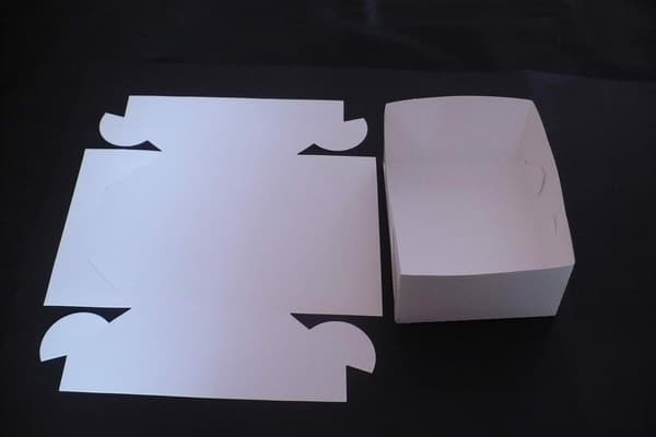 Konfektyrlåda 350x140x40mm vit 25 st