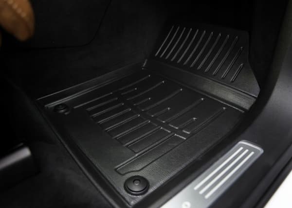 Gummimåtter og vinduesviskere VW T5 2003-2015 TROUGH UD 1plus2