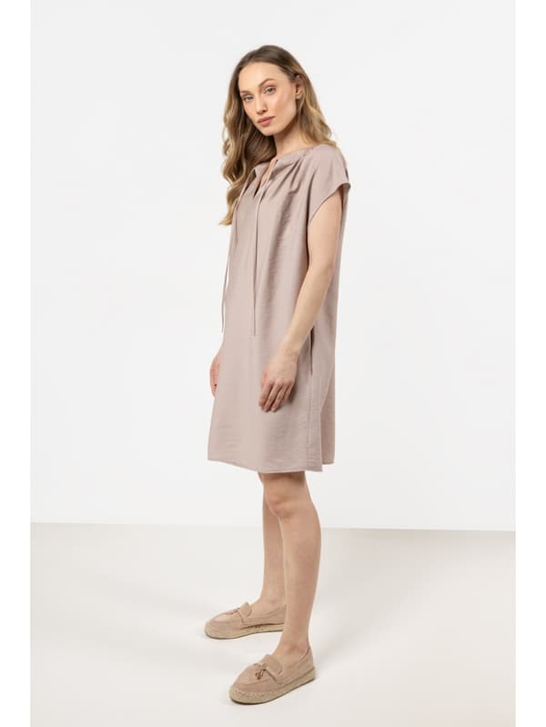 Väljä minimekko, jossa pystykaulus ja lyhyet hihat - kashmir S