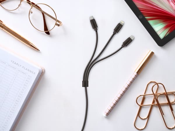 Maxlife 3-i-1 USB-kabel - Lightning + USB-C + microUSB 1,0 m 2,1A sort