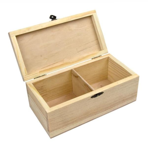 Puinen laatikko lukolla 20x10x8cm