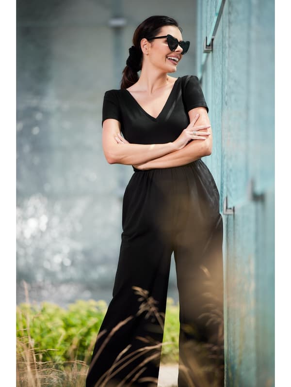 Jumpsuit med vide ben og V-hals i bomuld, sort M