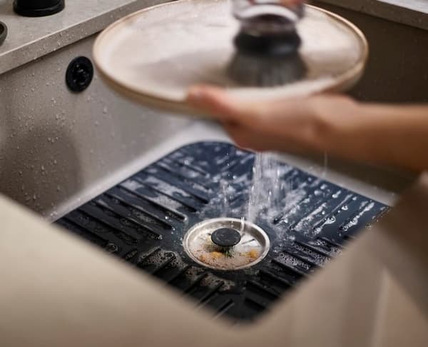 SinkShield sikkerhedsindsats til håndvaske, grå / Joseph Joseph