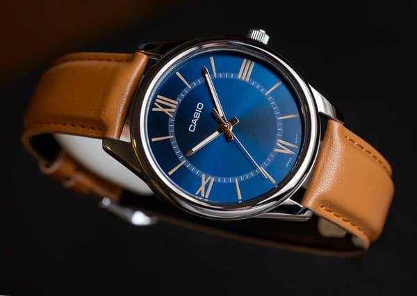 Herrklocka CASIO MTP-V005L-2B5 + Låda (zd225c)