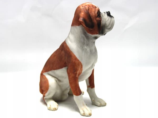 ELEGANT BOXERHUNDEFIGUR