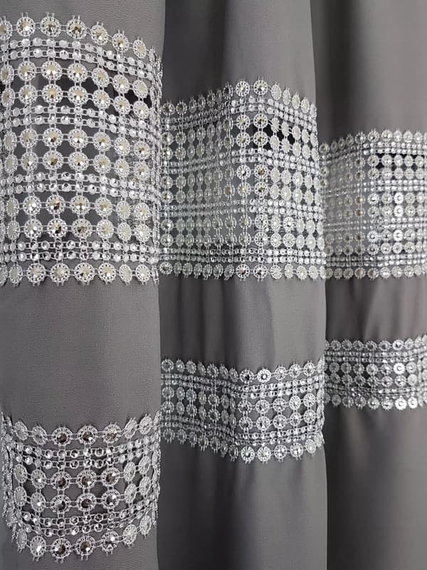 Lysegrå gardiner med strass 2 x 145 x 250 cm