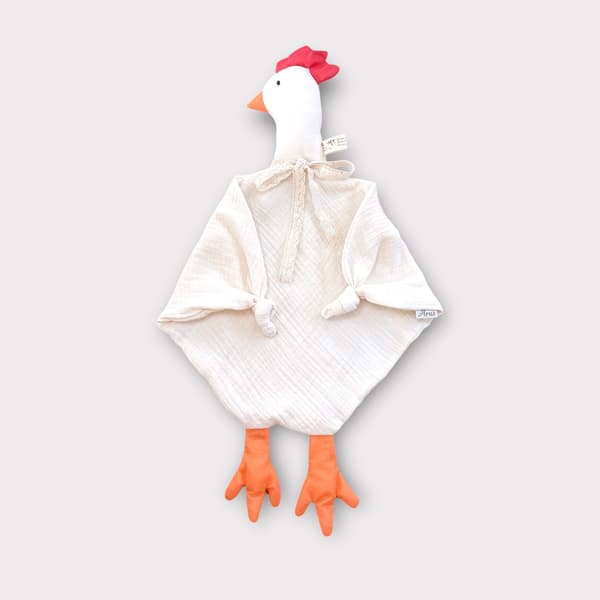Käsintehty musliinipehmolelu HEN LATTE