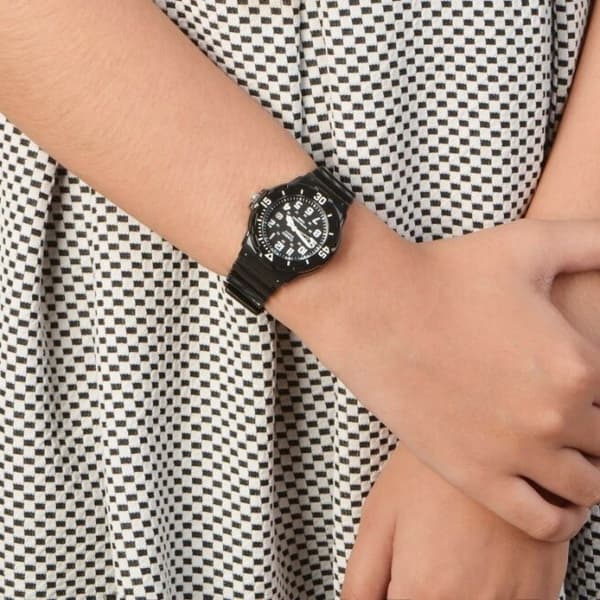 Dameur Casio LRW-200H 1BV (zd557b) + æske