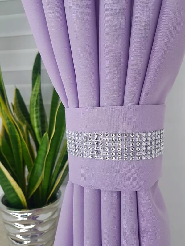 Elegant sæt gardiner og draperinger - lilla