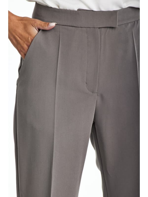Elegantit savukehousut laskoksilla, taupe M