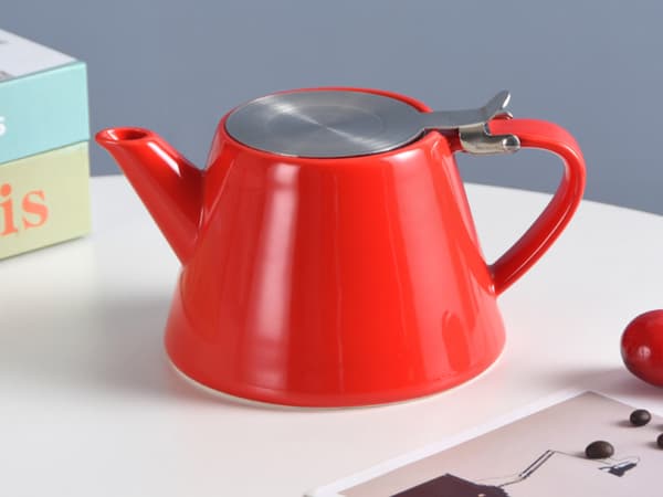 Keramisk elkedel med infuser