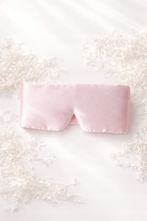Justerbar ögonmask i mullbärssilke 6A rosa