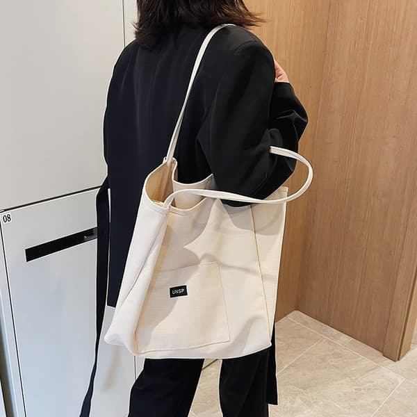 Suuri minimalistinen kangaskassi TP15K