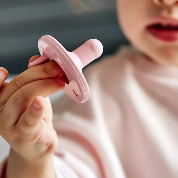 Silikon Dynamisk Napp 2 st MinikOiOi Rosa 0-24m