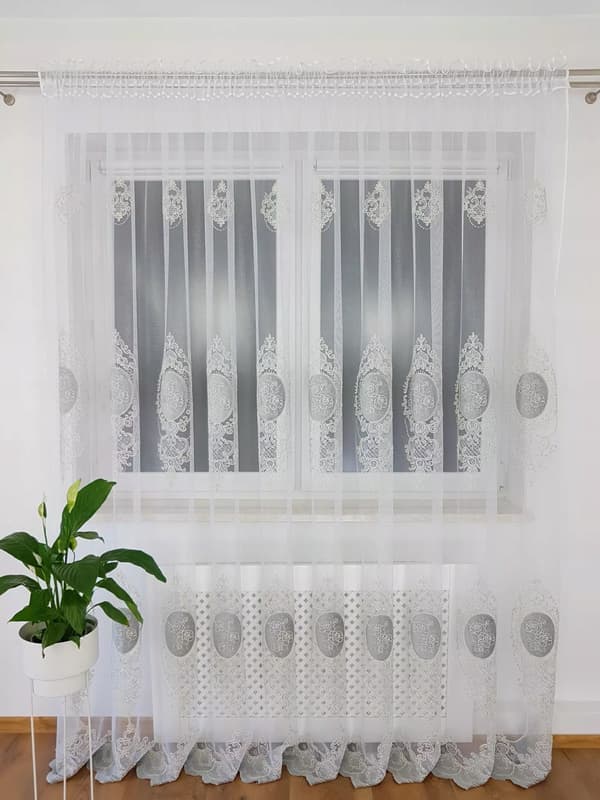 Verho kirjonnalla ja samettilla - harmaa 400x250 cm