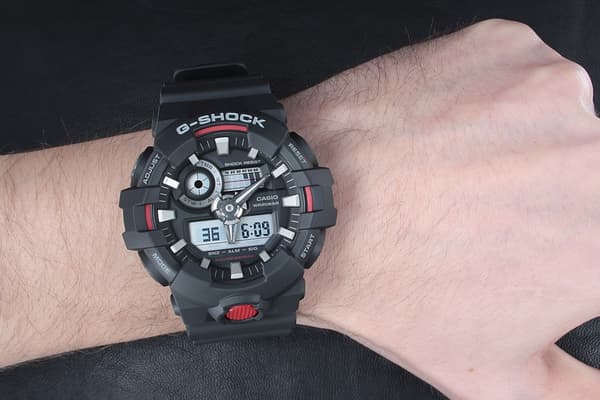 mieskello CASIO G-SHOCK GA-700-1AER (zd140e)