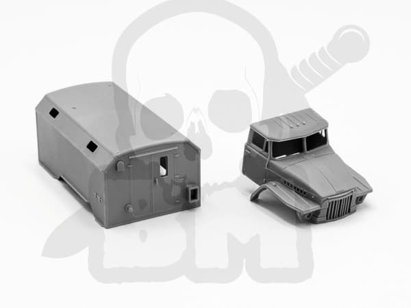 ICM72712 URAL-375A Komentoajoneuvo 1:72