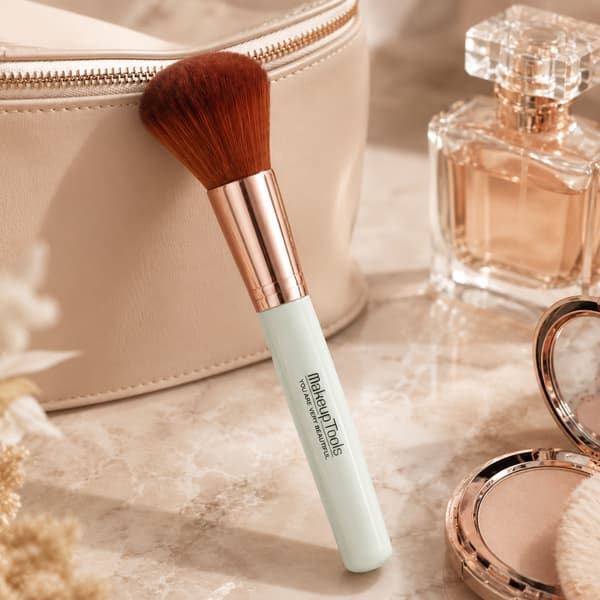 Makeupbørste til blush, bronzer, løs pudder og mineralfoundation